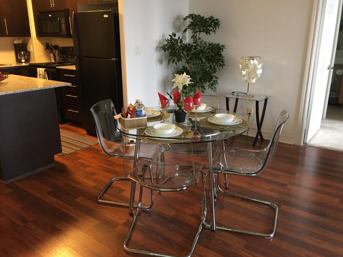 Maplewood Suites - Square One มิสซิสซอกา ภายนอก รูปภาพ