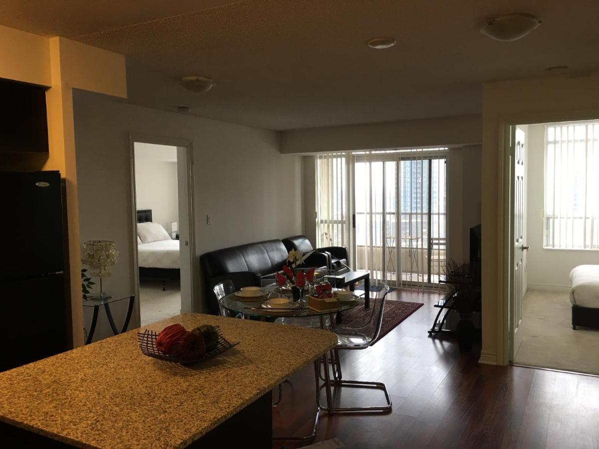Maplewood Suites - Square One มิสซิสซอกา ภายนอก รูปภาพ