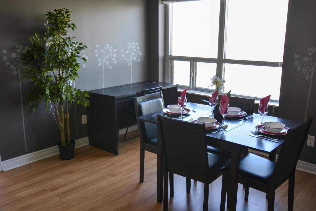 Maplewood Suites - Square One มิสซิสซอกา ห้อง รูปภาพ