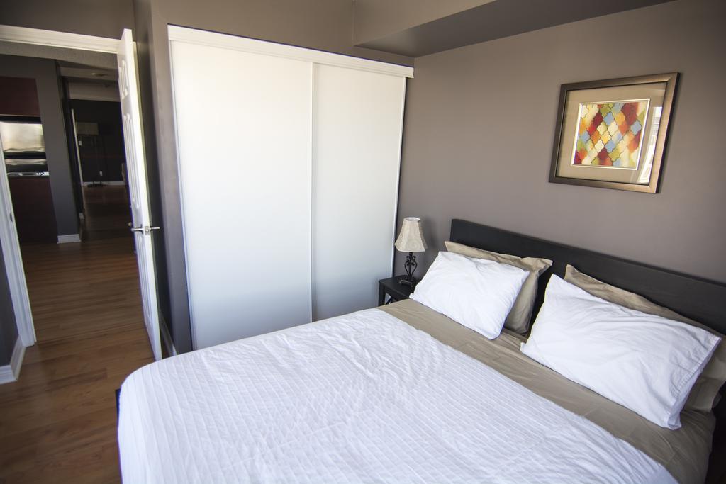 Maplewood Suites - Square One มิสซิสซอกา ห้อง รูปภาพ