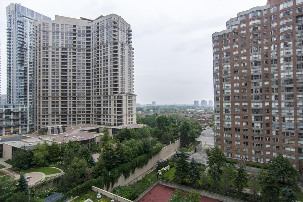 Maplewood Suites - Square One มิสซิสซอกา ห้อง รูปภาพ