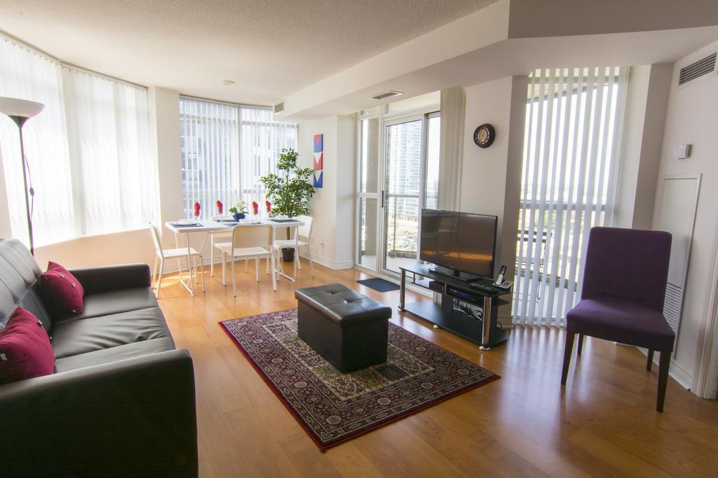 Maplewood Suites - Square One มิสซิสซอกา ห้อง รูปภาพ