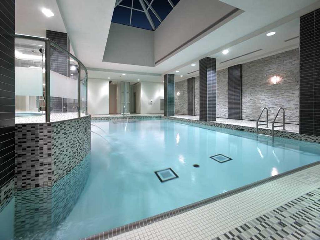 Maplewood Suites - Square One มิสซิสซอกา ภายนอก รูปภาพ