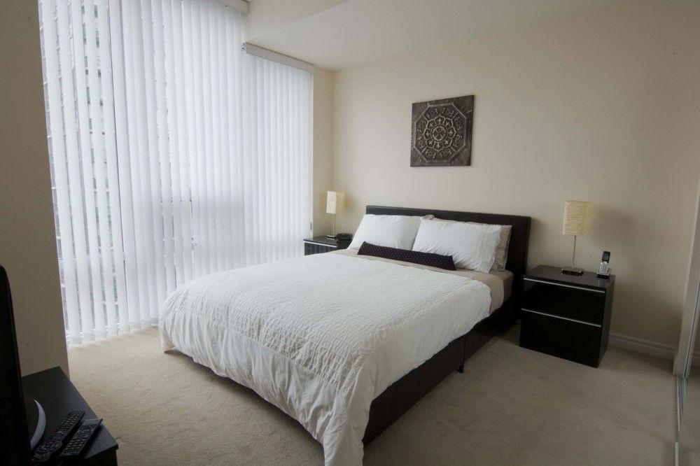 Maplewood Suites - Square One มิสซิสซอกา ภายนอก รูปภาพ